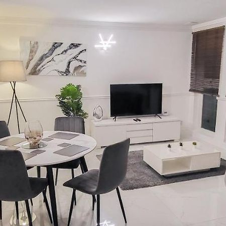 Stunning 2 Bedroom Apartment In Canary Wharf - Morland Apartments Londres Exterior foto